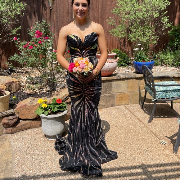 Portia and Scarlett Prom Gown - Picture 4 of 7